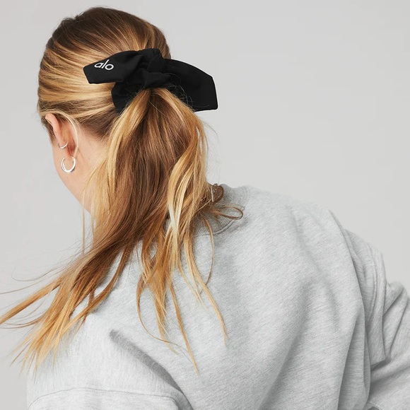 ⭐️NWT⭐️ Alosoft Rhythm Scrunchie - Picture 1 of 2